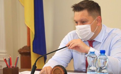 Через спалах епідемії коронавірусу на Чернігівщині скасовують масові заходи. Що в Мені?