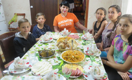 Сім’Я+:  багатодітна родина Гордєєвих збирає кошти на власне житло , щоб не опинитись на вулиці