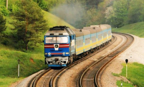 Актульний розклад руху поїздів та електропоїздів по станції Кривин та автобуса до вокзалу