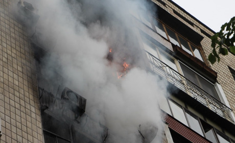 У Ніжині горіла квартира. Чоловіка госпіталізовано з серйозними опіками