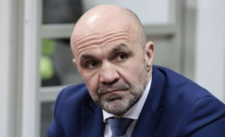 Київський суд визначив, де будуть продовжуватись судові засідання у справі Владислава Мангера