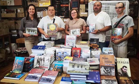 Музей "Витоки" отримав в дар більше 60 книг з історії