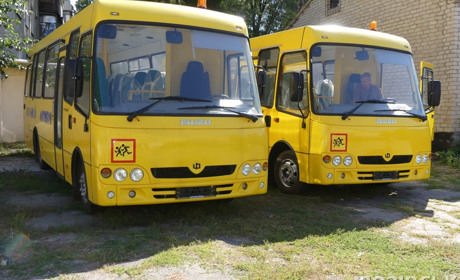 Школярів Лозівської ОТГ на навчання возитимуть новими автобусами