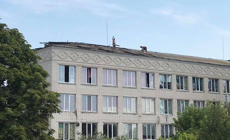 У Петропавлівській школі №2 відновили ремонтні роботи: працює новий підрядник
