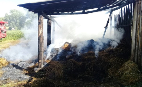 У Холмах на Корюківщині хтось підпалив чотири тонни сіна і соломи