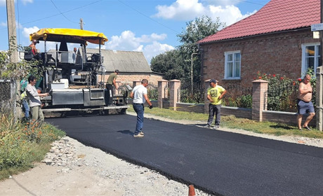 У Білопіллі триває масштабний ремонт доріг