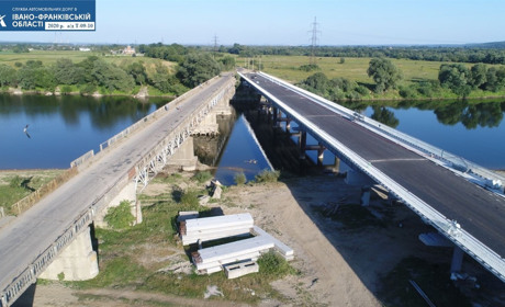 У Сівці-Войнилівській завершують будівництво моста через Дністер