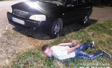 Старокостянтинівські поліцейські затримали викрадача авто