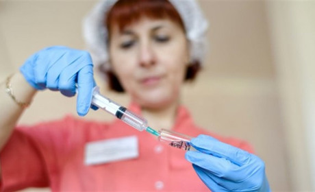 Чому варто зробити щеплення від грипу та чи врятує воно від COVID-19: аргументи від Уляни Супрун