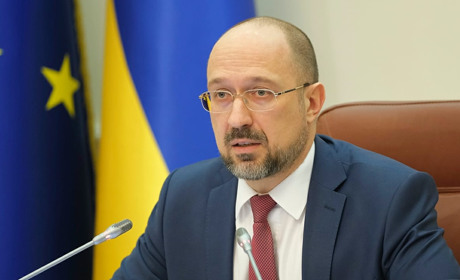До Херсона їде Прем'єр-міністр Денис Шмигаль. Навіщо — не кажуть. Але ми, здається, дізнались