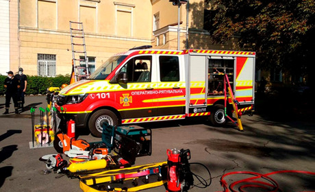 Рятувальники Старокостянтинова отримали сучасний автомобіль