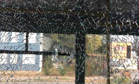 В Херсоні обстріляли маршрутку. Зловмисник втік з місця злочину. Його шукає поліція