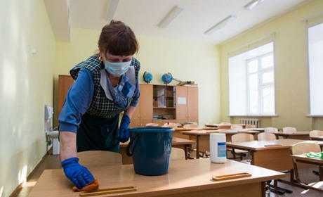Нові випадки COVID-19 у Корюківці: у школі, приміщенні поліції та на щоденному ринку
