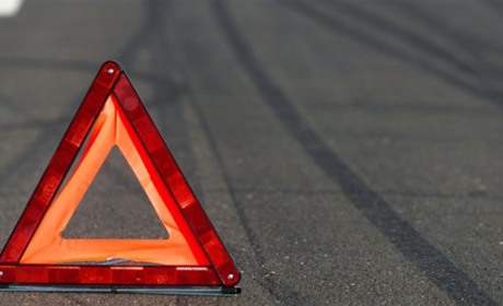 У Дубівцях мікроавтобус збив місцевого жителя, чоловік у лікарні