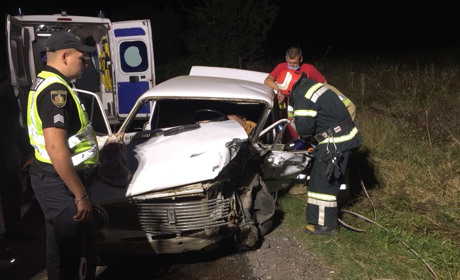 В Іванківцях сталася ДТП: зіткнулися ВАЗ і БМВ