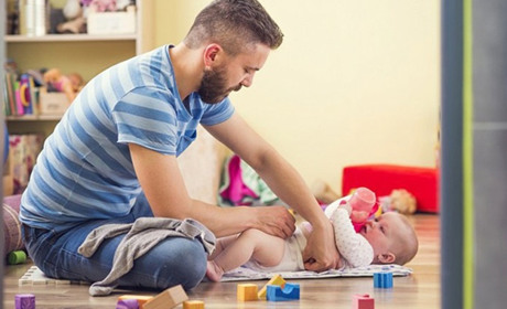 Батько теж може піти у декретну відпустку. Які документи для цього потрібні?