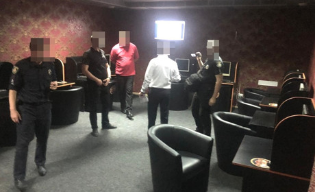 Завадили правоохоронці: у центрі Новограда хотіли відкрити ігровий бізнес