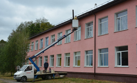Дах Студениківської школи зробили за півтора місяця