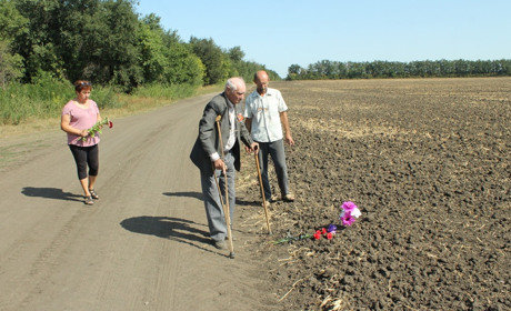 У день визволення Залізничного ветеран розповів, чому щороку приходить на знакове для нього місце