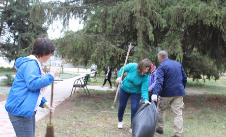 Троїчани провели толоки з благоустрою в парках та скверах
