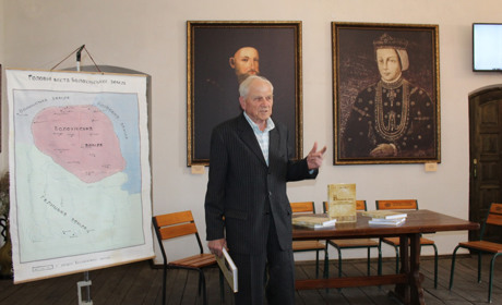 У замку презентували  книгу про історію Болохівських земель