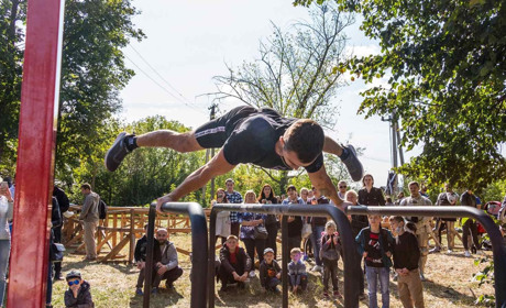 Вуличне тренування, яке розкриває можливості людського тіла - ось що таке воркаут!