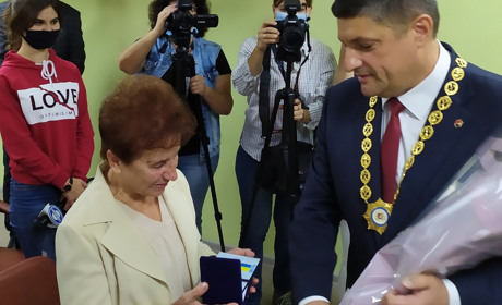В День города педиатру Марии Клевак вручили почетное звание (видео)