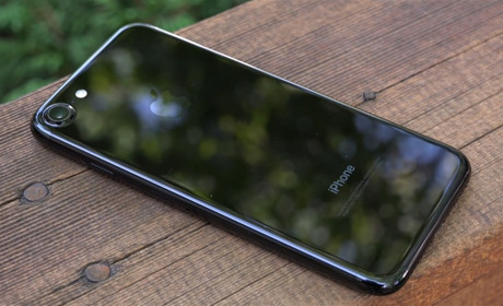 Чехлы для iPhone 7/8/SE: дизайн и защита в одном изделии