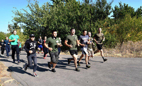 В пам’ять про загиблих воїнів в Попасній відбувся патріотичний забіг