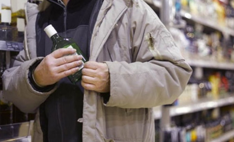 25-річний южненець систематично крав елітний алкоголь з магазинів міста