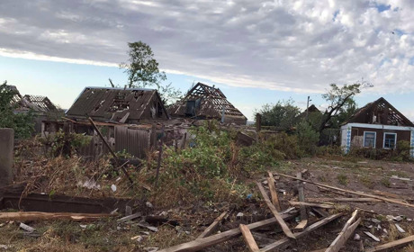 Торнадо у Великій Олександрівці: 300 зірваних дахів і 150 га поламаного лісу. Зібрали фото і відео