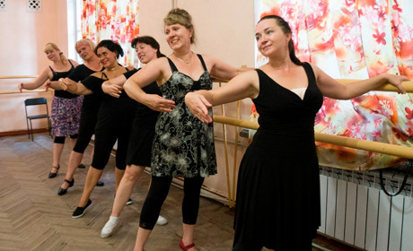 Без вікових обмежень: як у Добропіллі з’явився дорослий танцювальний колектив «Натхнення»