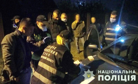 Скільки коштує голос? Поліція каже, що викрила схему підкупу виборців у 208 окрузі