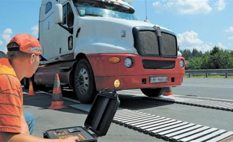 Будівництво та ваговий контроль. Що відбувається на українських дорогах?