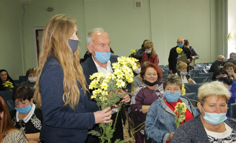 Як цього року привітали освітян району
