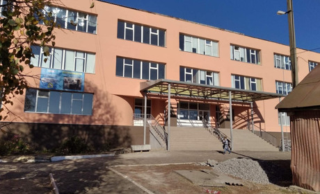 У троїцькому опорному ліцеї утеплили фасад будівлі, ремонт продовжується