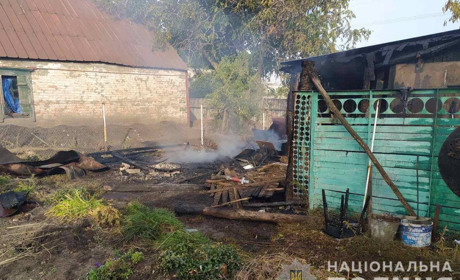 Помста через ревнощі: у Лозовій жінку підозрюють у підпалі будинку 