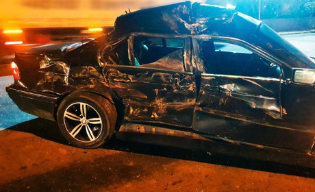 У Мамаївцях водій BMW врізався у припаркований мікроавтобус