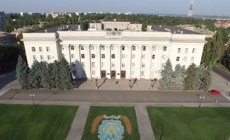 Кандидати до Херсонської обласної ради: перші п’ятірки в партійних списках