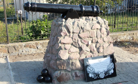 У Ніжині встановили "Козацьку гармату". Що вона символізує?