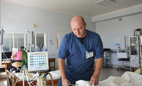 "Добре фіксований пацієнт не потребує наркозу": нестандарті питання гадяцькому анестезіологу