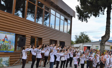 На Покрову у Неполоківцях урочисто відкрили Центр культури