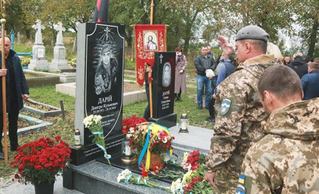 У Суховерхові освятили пам’ятник Дмитру Дарію — загиблому на Сході Герою