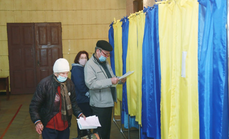 Як проходять вибори на Кіцманщині — фоторепортаж