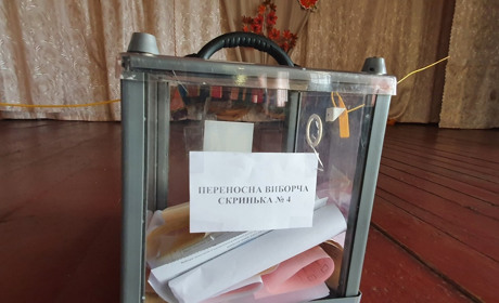 В селі Ями вдома проголосували 10 виборців