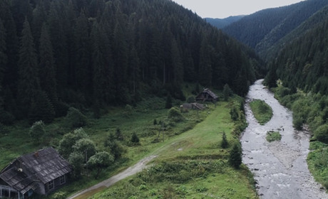 Село-привид та місто хоббітів: 5 локацій у Карпатах, про які ви точно не знали