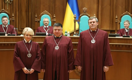 Скандальне рішення КСУ: результати місцевих виборів фактично заблоковано