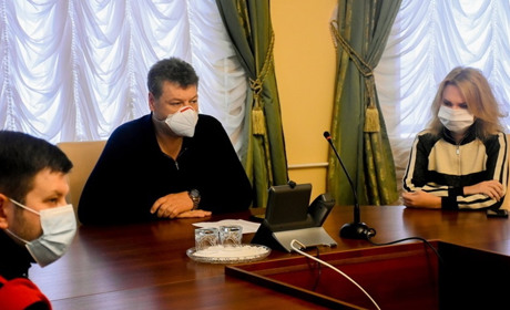 Приріст хворих, перепрофілювання медзакладів та "буферна зона": нарада з Віталієм Бунечком