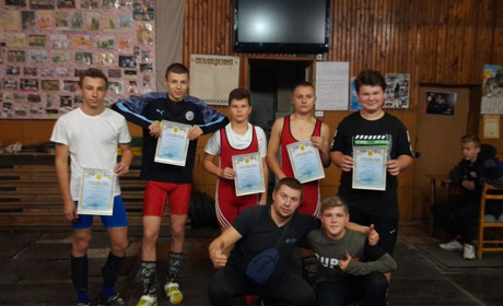 Волноваські важкоатлети посіли призові місця на чемпіонаті області