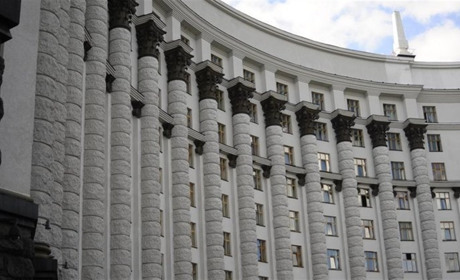 Кому можна працювати під час "карантину вихідного дня"
